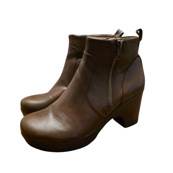 boc Shoes - Brown Faux Leather Platform Ankle Boots Size 8.5